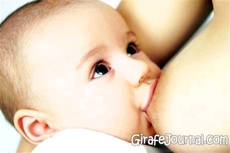 Почему младенцы заглатывают воздух при кормлении
