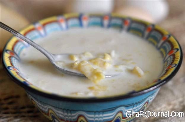 Молочний суп з маннімі галушками фото