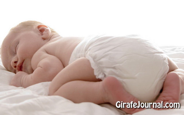 Как правильно выбрать подгузники для новорожденного?