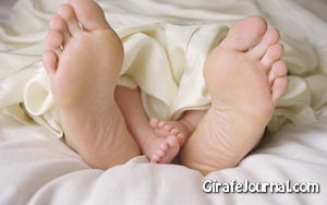 Потница у новорожденных: причины, симптомы и лечение