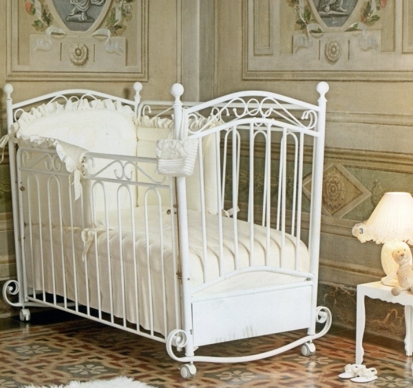 Выбираем кроватку для новорожденного фото